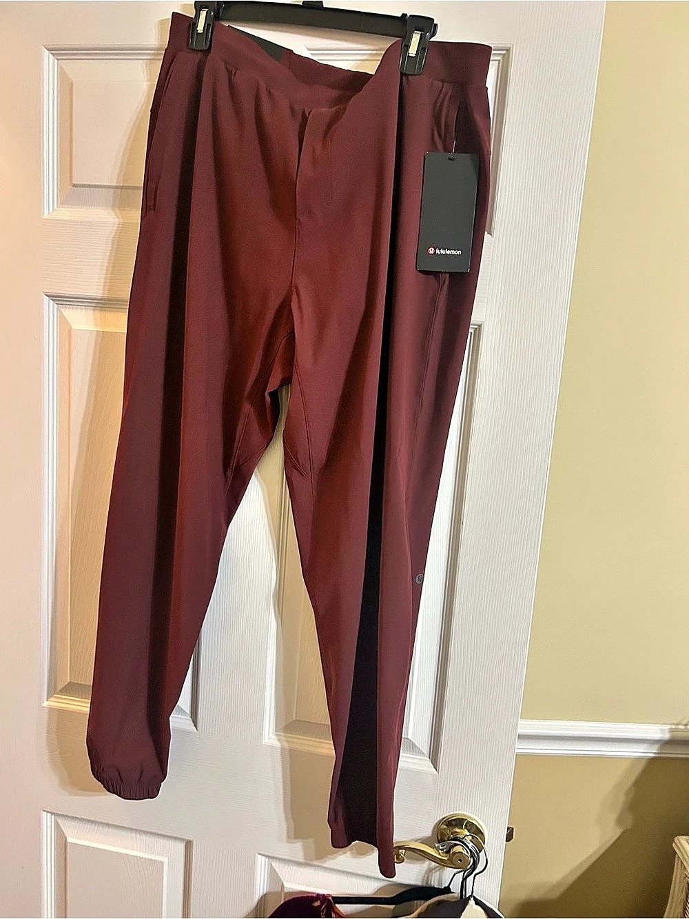 lululemon Surge Jogger Joggers in Burgundy Size XXL NWT